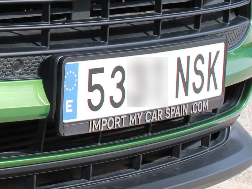A Spanish EU number plate in an Import My Car Spain .com plate holder